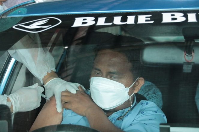 
					Pengemudi dan Karyawan Bluebird di Area Jabodetabek 100% Sudah Menjalani Vaksinasi