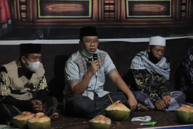 
					Berkunjung ke Pelosok Desa, Gubernur Dr. Zul Semangati Warga di Tengah Pandemi