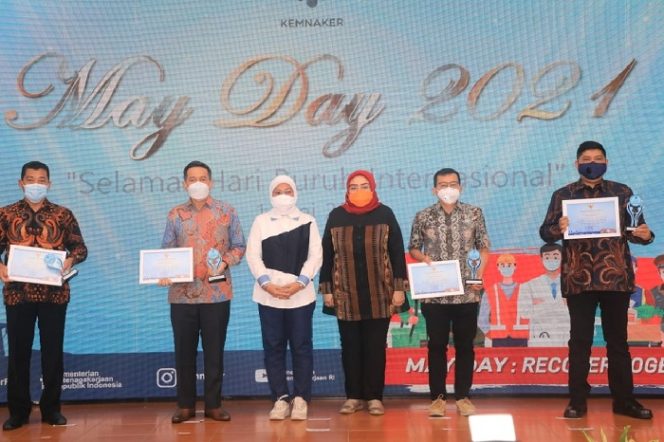 
					Menaker Ida : May Day 2021, Momentum Pulih Bersama Melawan COVID-19