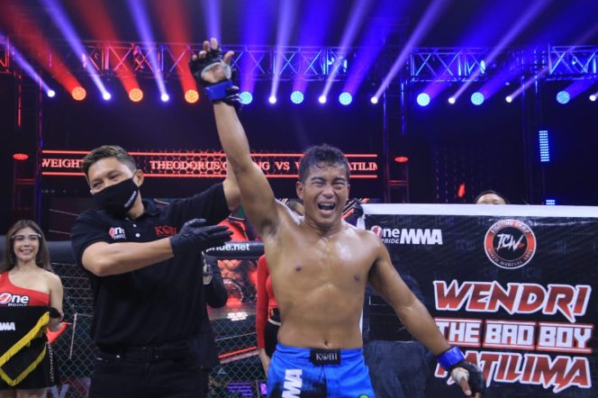 
					Windri Paksa Theodorus Tumbang, Maka Gelar Theo Pun Melayang