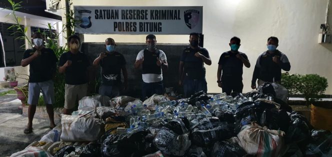 
					Bang Jack Dan Tim, Gagalkan Penyeludupan Cap Tikus Sebanyak 3.136 Botol