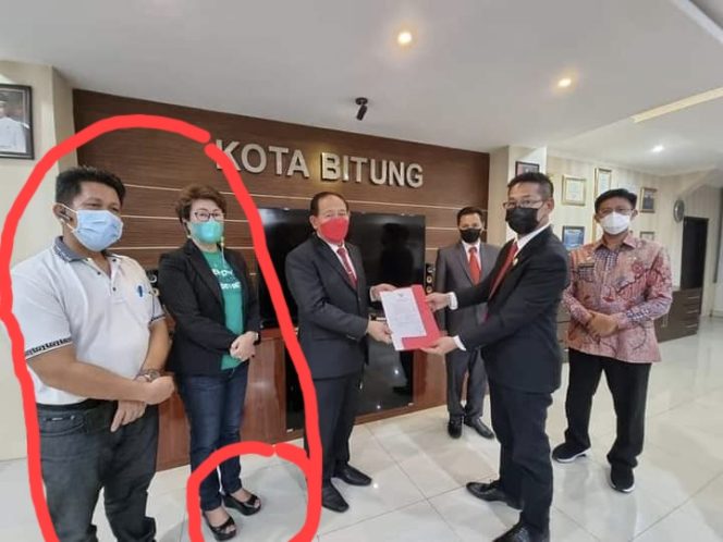 
					Di Duga Lakukan Pelantikan Diam-Diam, Dua Pejabat Berpakaian Tidak Sopan Di Depan Wakil Walikota.