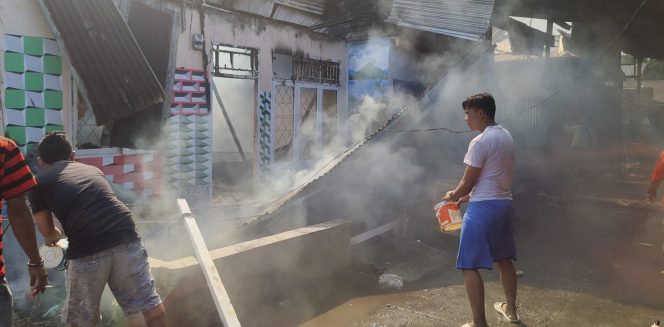 
					Puluhan Rumah Di Pasar Tua Dilalap Api, Warga Kecewa Penanganan Damkar Kota Bitung