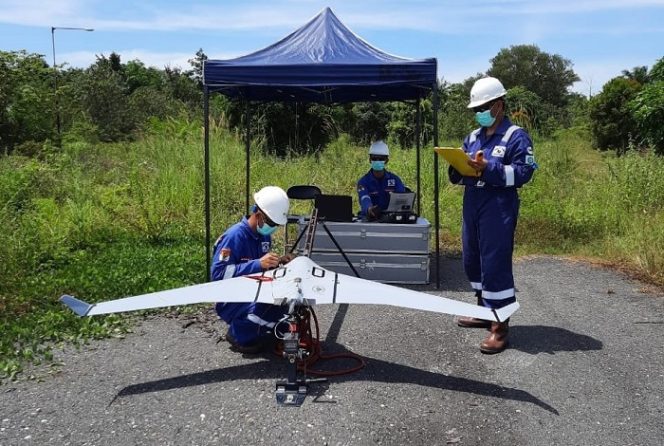 
					Persiapan pengoperasian drone C4EYE oleh tim Terra Drone Indonesia