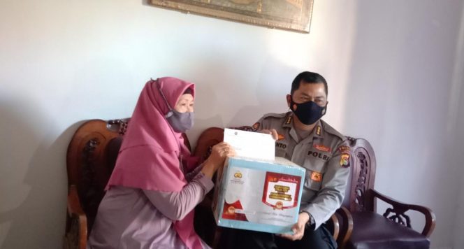 
					Anjangsana Kerumah Purnawirawan, Sebagai Rangkaian Kegiatan HUT Bhayangkara ke-75