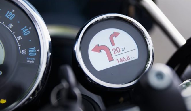 
					Navigasi Tripper Fitur Canggih Royal Enfield Meteor 350 Memudahkan Bikers Riding