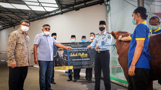 
					Hari Raya Idul Adha, Lapas Salemba Salurkan 33 ekor Hewan Kurban
