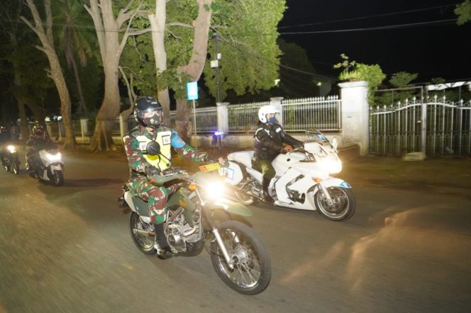 
					Danrem 162/WB Pimpin Langsung Operasi Penegakan Disiplin Prokes Covid-19 Terhadap Masyarakat Kota Mataram