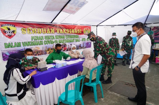 
					Danrem 162/WB membuat terobosan baru dlm mensukseskan Vaksinasi Masal di lakukan di Bank Bank Pemerintah di mataram