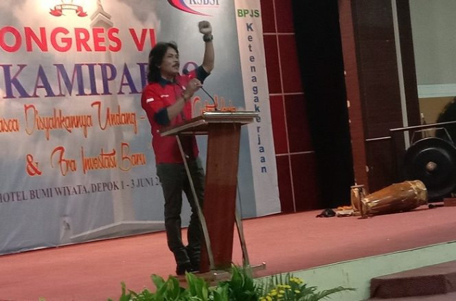 
					Supardi Ketua Umum DPP Federasi Serikat Buruh Makanan Minuman Pariwisata Restoran Hotel dan Tembakau afiliasi Konfederasi Serikat Buruh Seluruh Indonesia (DPP FSB KAMIPARHO KSBSI)