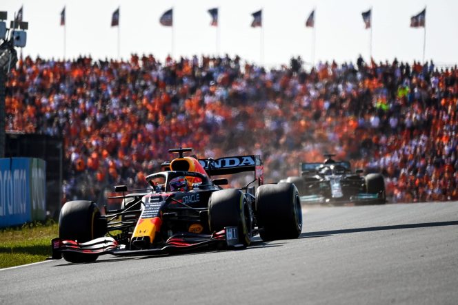 
					Max Verstappen Raih Kemenangan Bersejarah Pada Ajang Balap F1 di Grand Prix Belanda 2021