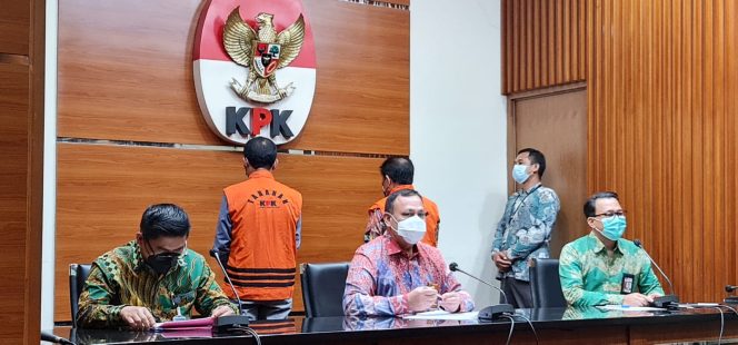 
					Ditetapkan Sebagai Tersangka, TPK Bupati Banjarnegara Ditahan KPK