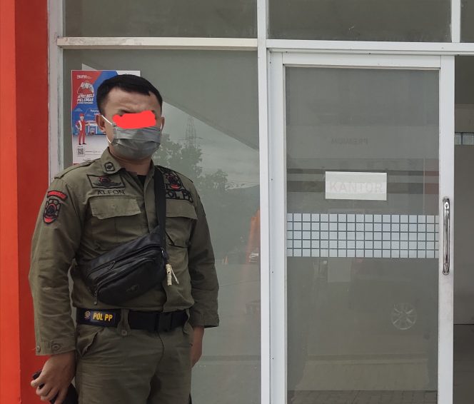 
					Di Tugaskan Menjaga SPBU, Oknum Sat Pol-PP Pemkot Bitung Terima Suap