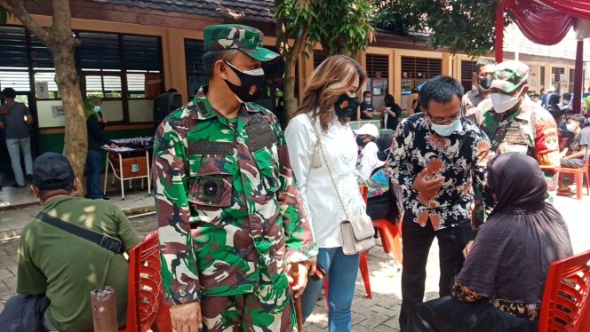 
					Antusias 1000 Peserta Ikuti Serbuan Vaksin Kodim 0506/Tgr Bersama Tangguh Berkibar Tangsel