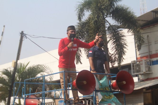 
					Dirumahkan Hanya Dibayar 10 Persen, PT Keemfood Indonesia Di Demo Buruh