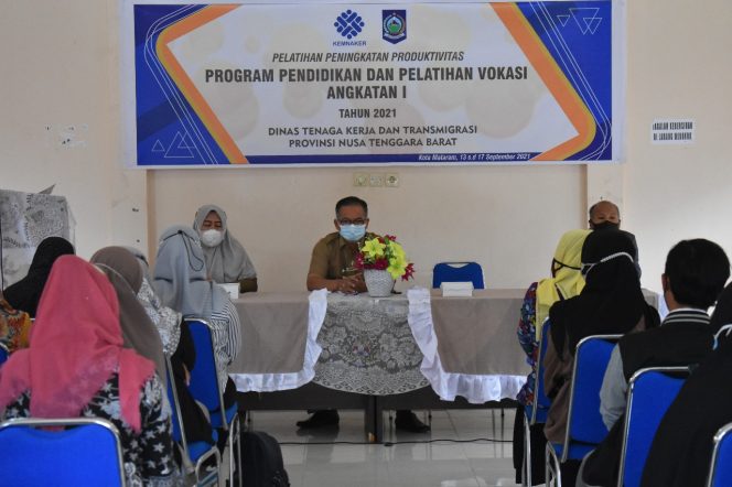 
					Gelar Pelatihan Produktivitas, Disnakertrans NTB Dorong Puluhan UMKM “Naik Kelas”
