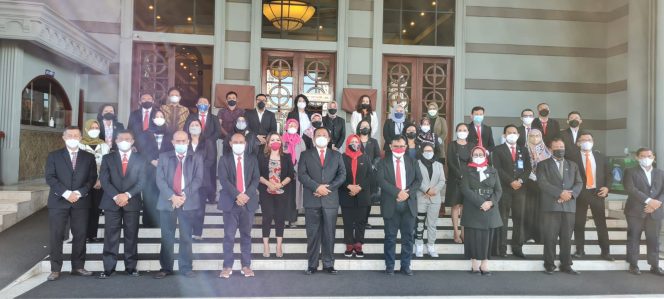 
					Para Pengurus DPP, DPD dan DPC ASGEPRINDO seusai penyelenggaraan Rakornas di Balai Samudra , Jakarta 16 september 2021 (foto : istimewa)