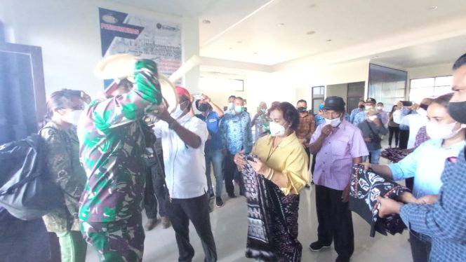 
					Disambut Bupati, Pangdam IX Udayana Beserta Istri Kunjungi Kabupaten Rote Ndao