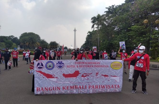 
					Forum Karyawan Hotel &Restaurant Indonesia (FKHRI)  Gelar Aksi Damai di Monas.