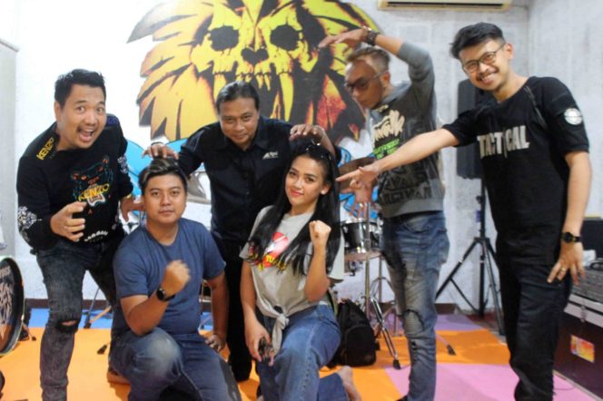 
					Bakal Seru Nih,  d’Kross Kolaborasi dengan Clara Gopa yang Kini Makin Semok