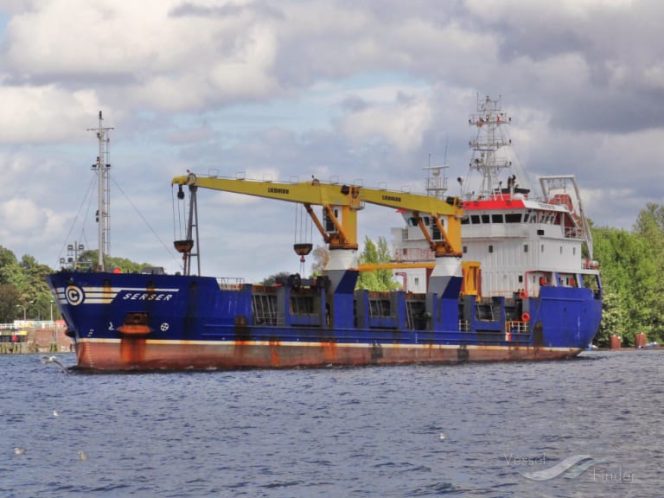 
					Kapal Tol Laut Nusantara 4 Milik PT Pelni Rusak Mesin Ditengah Laut