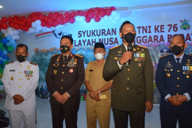 
					Kado Istimewa di HUT TNI Ke 76, Persentase Vaksinasi 70 % Terlampaui