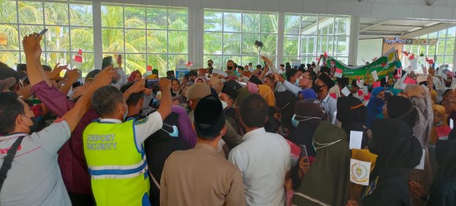 
					Soroti Penyambutan Kafilah STQ Oleh Gubernur NTB, TGBM Minta Pembatasan Kegiatan Masyarakat Ditiadakan
