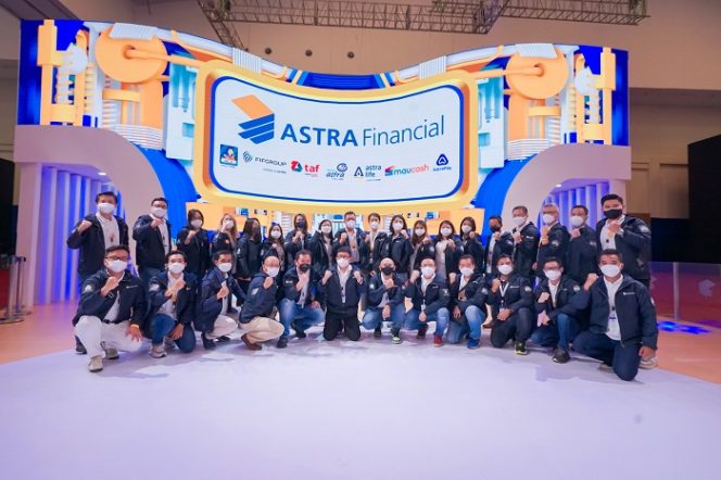 
					Tim dari tujuh lembaga jasa keuangan yang tergabung dalam Astra Financial & Logistic di GIIAS 2021.