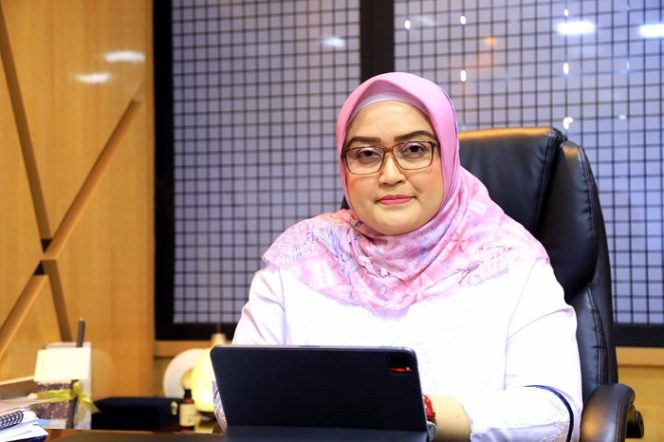 
					Indah Anggoro Putri, Direktur Jenderal Pembinaan Hubungan Industrial dan Jaminan Sosial Tenaga Kerja (PHI dan Jamsos), Kementerian Ketenagakerjaan.