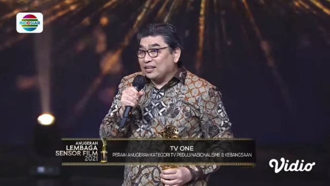 
					 Neil Tobing, Direktur & Corporate Secretary VIVA Group