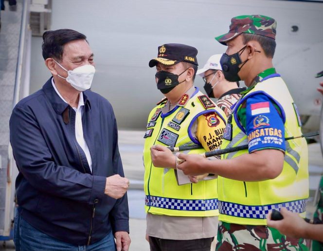 
					Menko Marivest Apresiasi TNI Polri Suksesnya WSBK di Sirkuit Mandalika