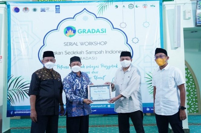 
					TKN PSL Gelar Serial Workshop 1 Bertajuk “Potensi Sampah Sebagai Penggerak Ekonomi dan Pemberdayaan Umat”