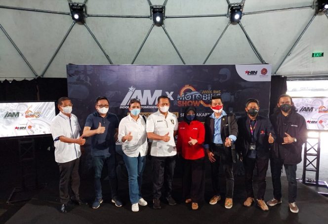 
					Ketua Umum IMI Membuka Secara Resmi Perhelatan Indonesia Automodified x IIMS Motobike Show