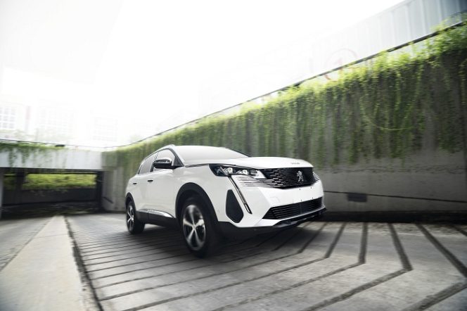
					Frameless Grill pada New Peugeot 3008 &
5008 SUV yang kini dipasarkan di tanah air