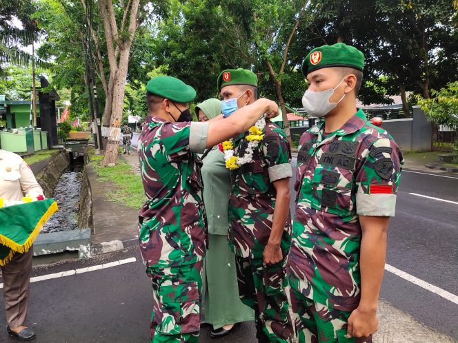 
					Dandim 1615/Lotim Sambut Kedatangan Dua Personel Satgas Apter Papua