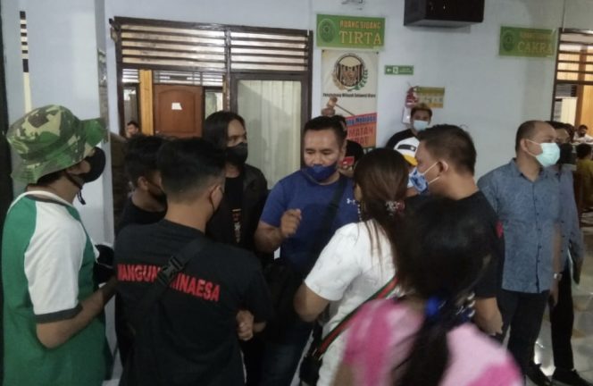 
					Tidak Bisa Ikuti Persidangan, Keluarga Korban Meydi Sundah Kecewa