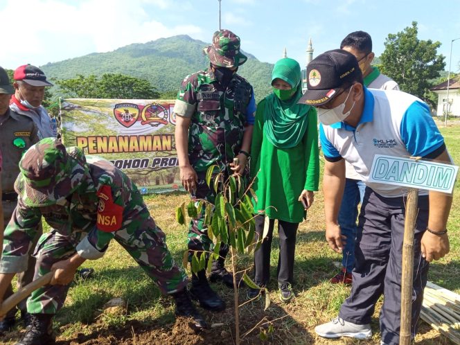 
					Kodim 1628/SB Bersinergi Tanam Ribuan Pohon, Serentak Di Seluruh Wilayah Sumbawa Barat