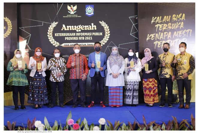 
					Anugerah KIP NTB 2021, Wagub Apresiasi 26 OPD Informatif