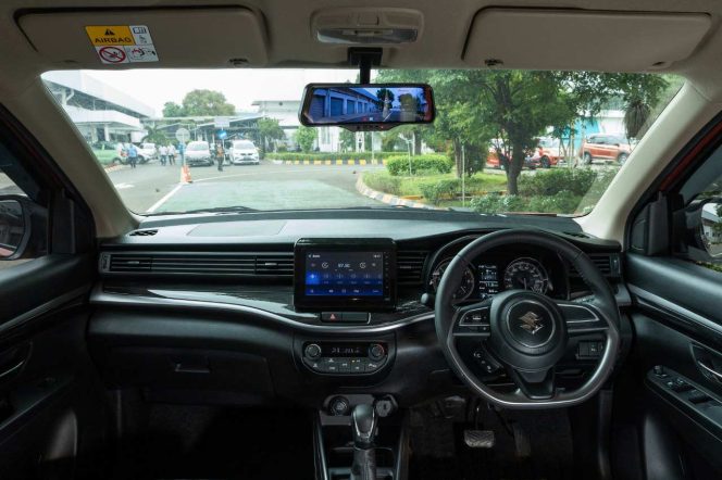 
					Tips Hindari Kaca Mobil Berjamur