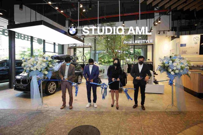 
					Peresmian BMW Studio Tanjung Barat.