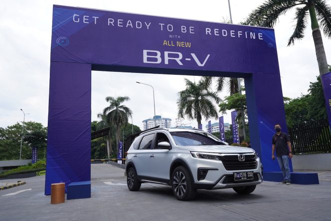 
					Awal Tahun 2022, Honda Lakukan Penyerahan ALL New Honda BR-V Kepada Konsumen Pertama di Indonesia
