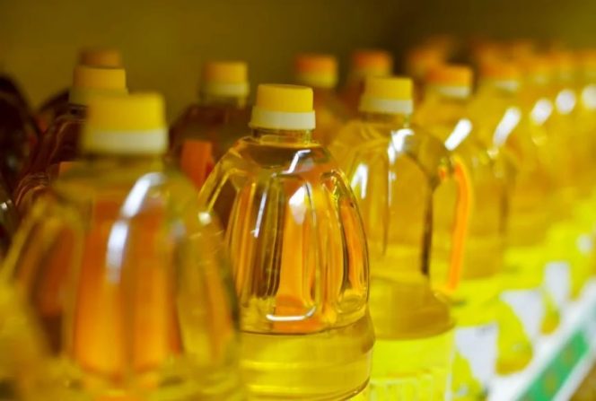 
					Pemerintah Tetapkan Harga Minyak Goreng Rp14.000 Per Liter di seluruh Indonesia