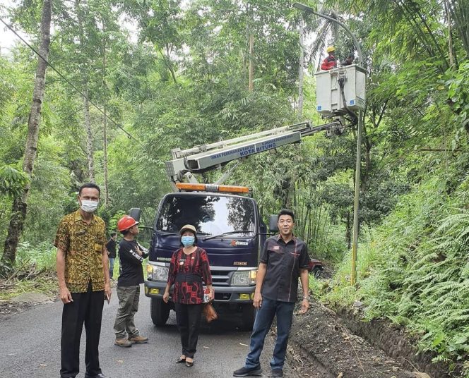 
					Berkat MBW, Jalan Di Kelurahan Tendeki Kembali Terang