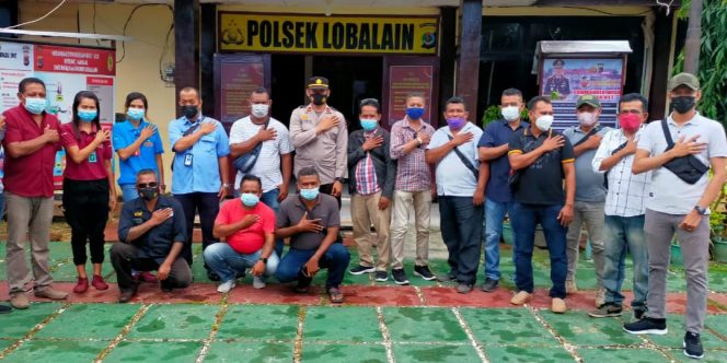 
					Rayakan HPN 2022, Polsek Lobalain Gelar Vaksinasi