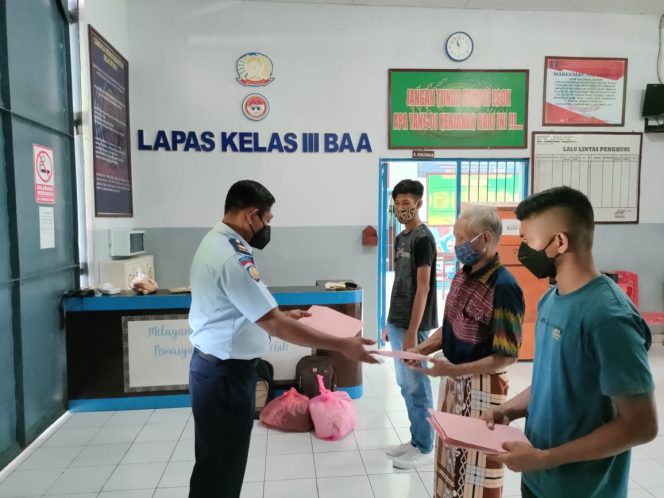 
					Tiga Napi Dapatkan Integrasi Dari Lapas Kelas III Baa
