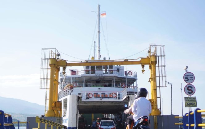 
					Catat! Tarif Penyeberangan Lintas Poto Tano-Kayangan Diberlaku Malam Ini