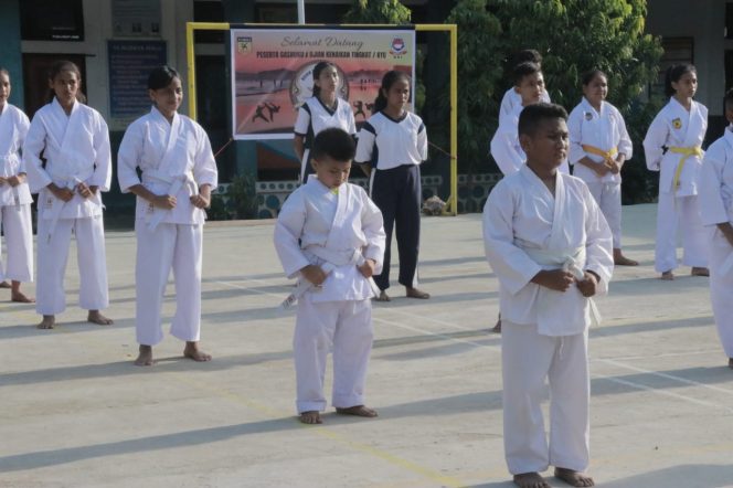 
					Karate Do Pengcab Rotendao Gelar Kenaikan Sabuk