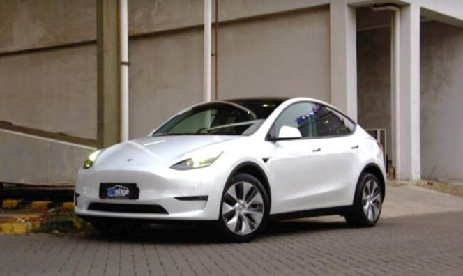 
					IIMS Hybrid 2022, Prestige Motorcars Kenalkan Tesla Model Y