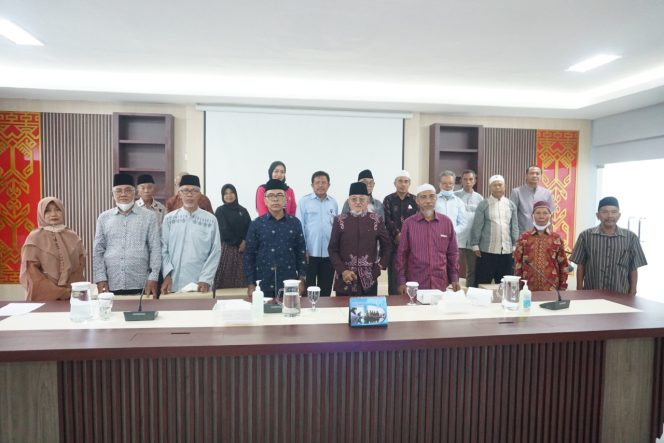 
					PT. Air Minum Giri Menang Gelar Halal Bi Halal