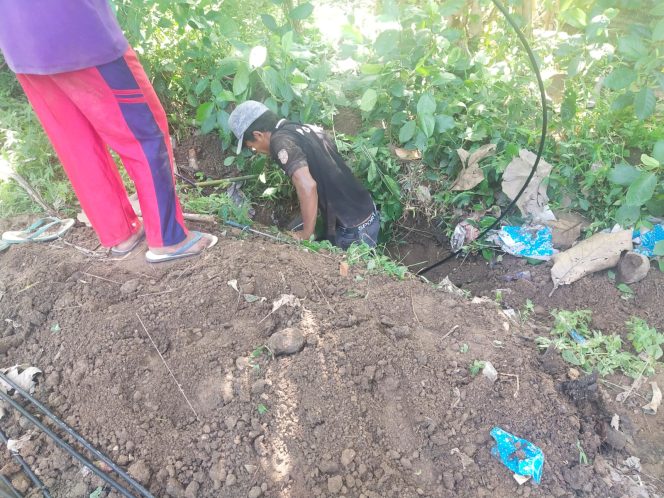 
					Proyek Galian Kabel Telkom di Desa Banyu Urip Amburadul